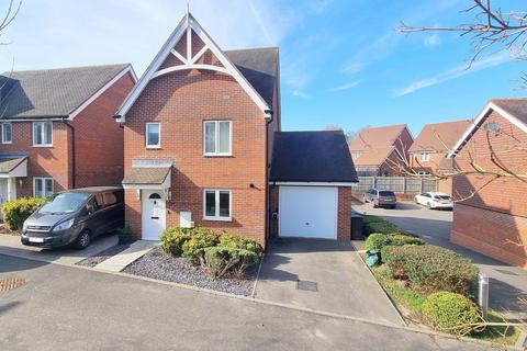 3 bedroom detached house for sale, Meadowsweet Drive, Lindfield, RH16