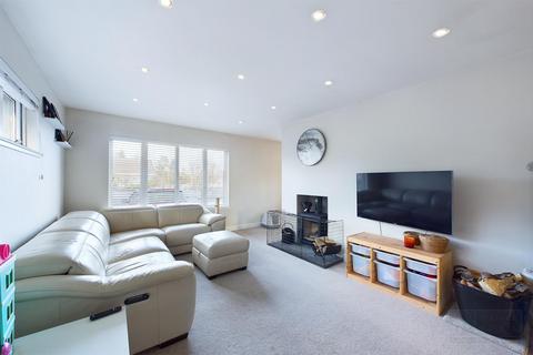 67 Strathspey Drive, Grantown-on-spey, PH26 3EY