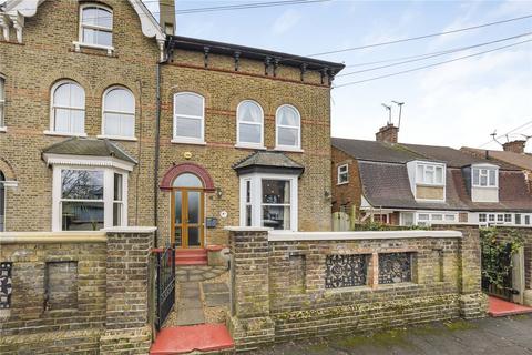 5 bedroom property for sale, Connaught Road, Teddington