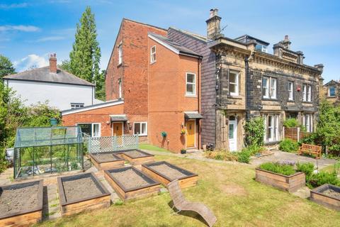 7 bedroom character property for sale - The Towers, Armley