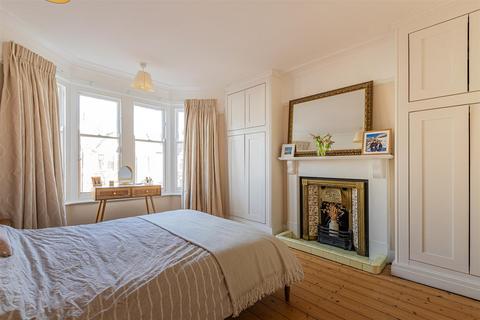 33 Axminster Road, Cardiff, CF23 5AR