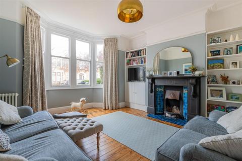 33 Axminster Road, Cardiff, CF23 5AR