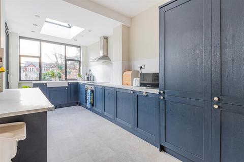 33 Axminster Road, Cardiff, CF23 5AR