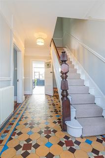 33 Axminster Road, Cardiff, CF23 5AR