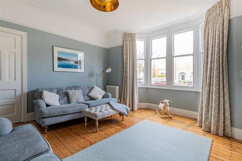 33 Axminster Road, Cardiff, CF23 5AR