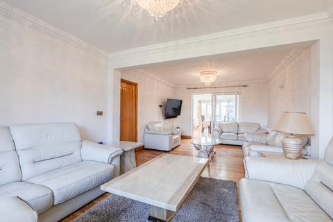 41 Lambourne Crescent, Sheerwater, Woking, GU21 5RG