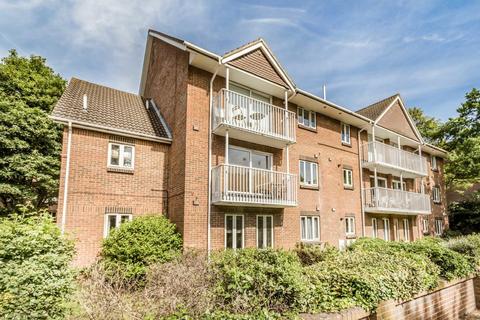 2 bedroom flat to rent, Glenbuck Road, Surbiton KT6