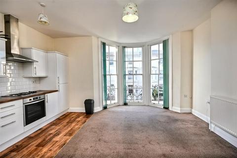 2 bedroom flat for sale, Cavendish Place, Eastbourne