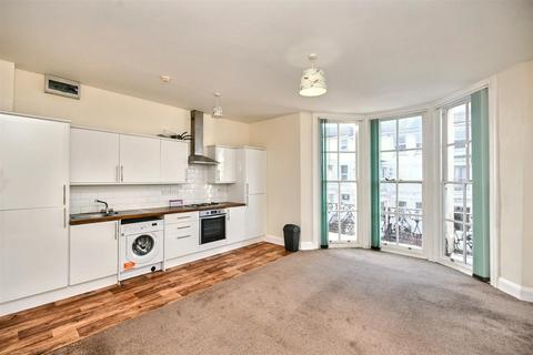 2 bedroom flat for sale, Cavendish Place, Eastbourne