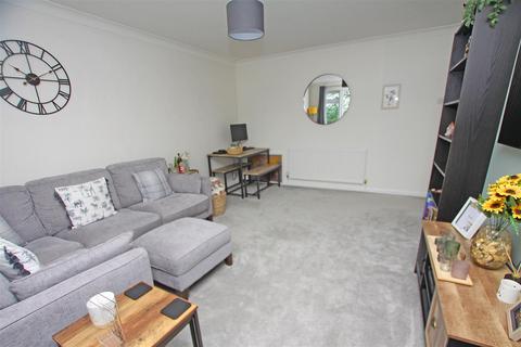 2 bedroom flat for sale, Redhill Drive, Bournemouth