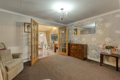41 Bantock Gardens, Wolverhampton, WV3 9LP