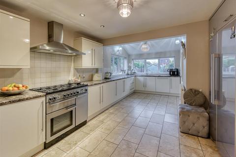 41 Bantock Gardens, Wolverhampton, WV3 9LP