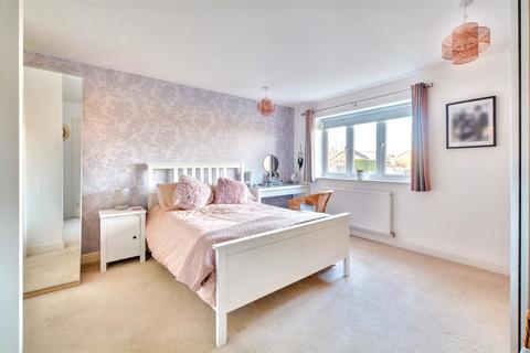 4 bedroom detached house for sale, Longue Drive, Calverton, Nottingham