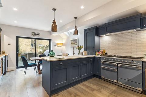 4 bedroom terraced house for sale, Hydethorpe Road, SW12