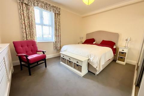 2 bedroom flat for sale, Prince Of Wales Terrace, Scarborough, YO11