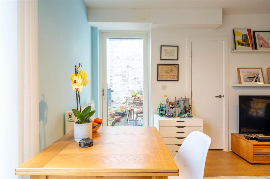 Dining Detail