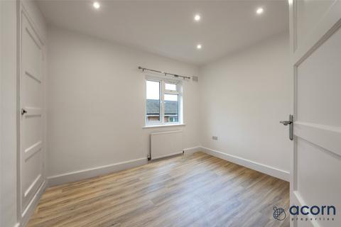 3 bedroom maisonette to rent, Tennyson Road, Mill Hill NW7