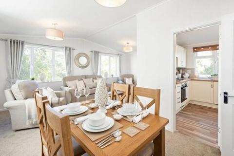 2 bedroom park home for sale, Solent Grange, , Milford on Sea SO41