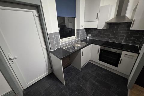 2 bedroom terraced house to rent, 126 Chapel StreetDukinfield