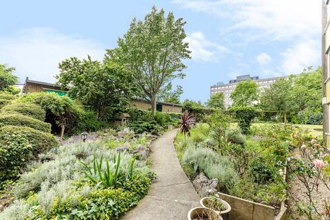 3 bedroom flat for sale, Avenue Road, Penge, London, SE20