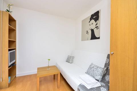 Studio to rent, Fairholme Road, West Kensington, London, W14