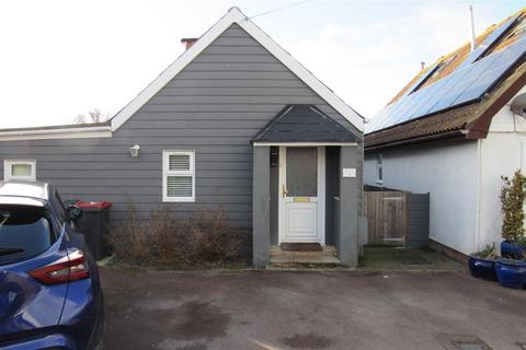 2 bedroom detached bungalow to rent, Austin Avenue, Herne Bay