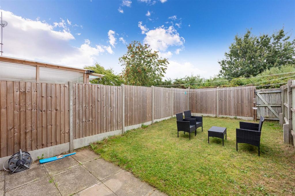 8 Gowlings Green-2.jpg