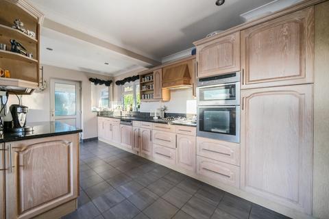 4 bedroom detached house for sale, Stoke Common Road, Bishopstoke, Eastleigh, Hampshire, SO50