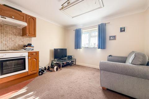 1 bedroom apartment to rent, Westbrook Road, Portchester,