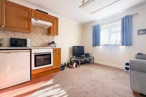 1 bedroom apartment to rent, Westbrook Road, Portchester,