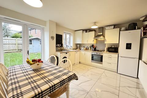 3 bedroom end of terrace house for sale, Rhodfa Cambo, Barry