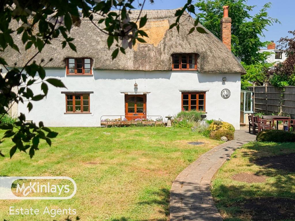 Beautiful Grade II listed cottage, large garden p