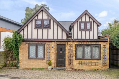 Mountfield Road, Ealing, W5
