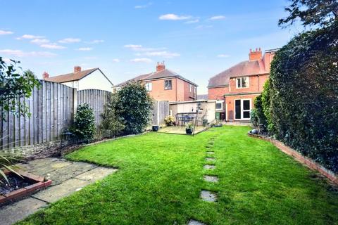 3 bedroom semi-detached house for sale, Farne Avenue, Wakefield, West Yorkshire