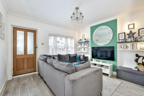 2 bedroom terraced house for sale, Queens Road, Watford, WD17