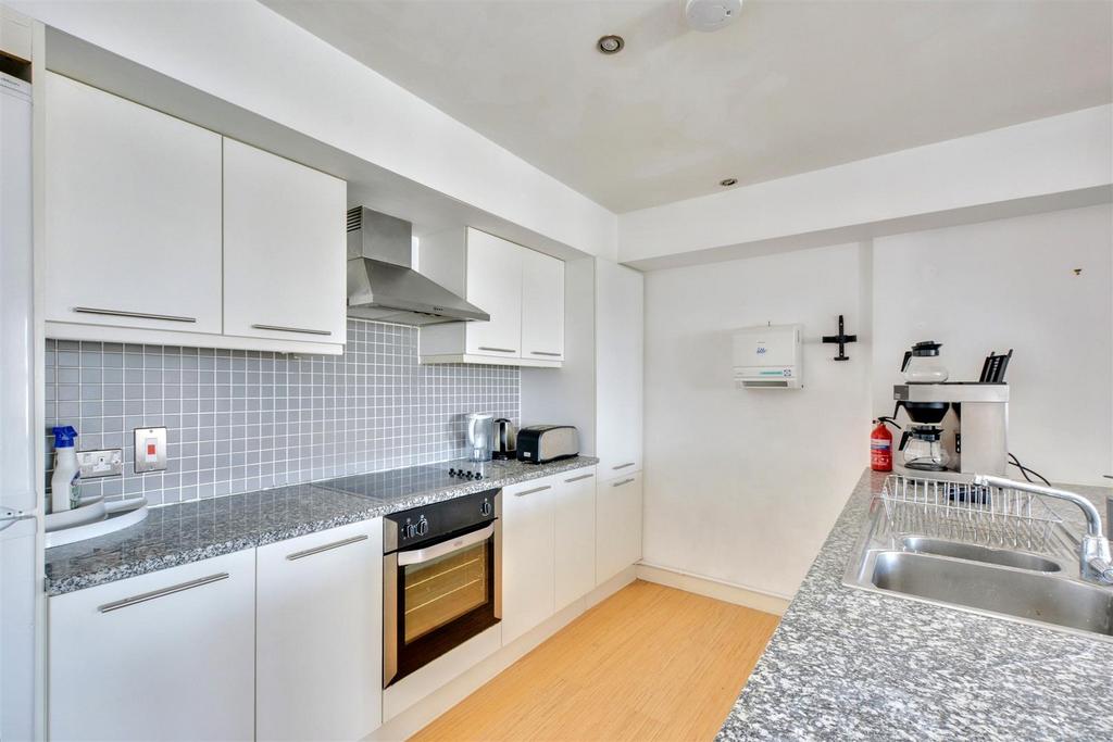 Kitchen  (3).jpeg
