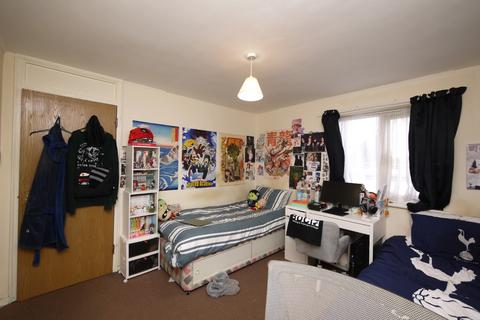 2 bedroom flat for sale, Maple Court, Spring Close, Dagenham, RM8