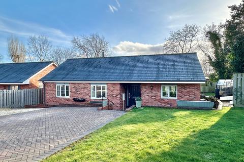8 Bannut Tree Close, Credenhill, Hereford, HR4 7EP