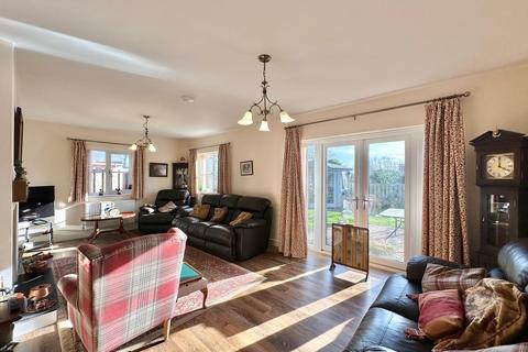 8 Bannut Tree Close, Credenhill, Hereford, HR4 7EP