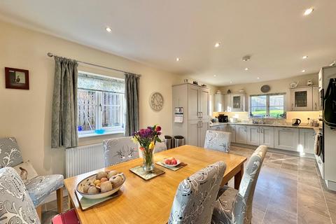 8 Bannut Tree Close, Credenhill, Hereford, HR4 7EP