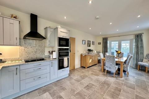 8 Bannut Tree Close, Credenhill, Hereford, HR4 7EP