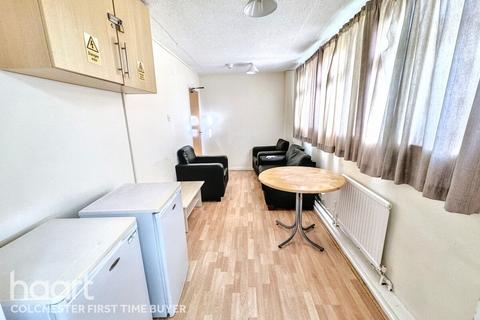 4 bedroom apartment for sale, Avon Way, Colchester