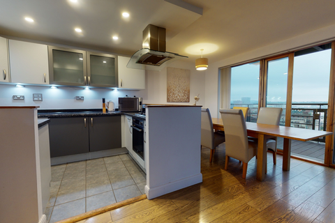 2 bedroom apartment to rent, Hanover Avenue, London, E16