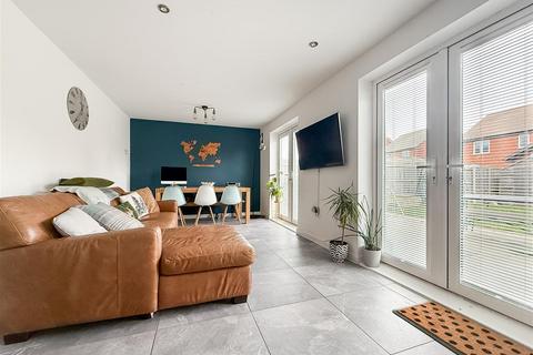 16 Berry Close, Fareham, PO16 9FJ