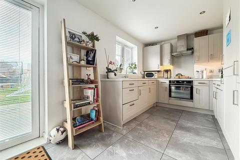 16 Berry Close, Fareham, PO16 9FJ