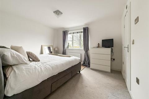 16 Berry Close, Fareham, PO16 9FJ