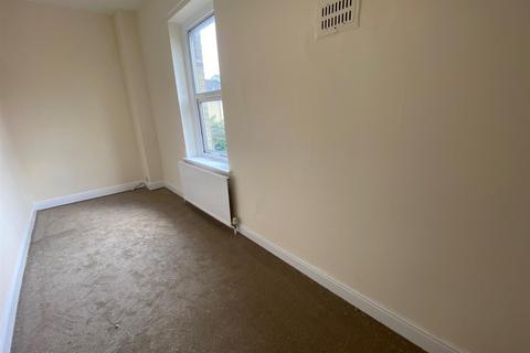 2 bedroom end of terrace house to rent, Albert Street, Brighouse, West Yorkshire