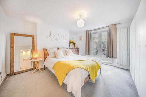 184a Croydon Road, London, SE20 7YU