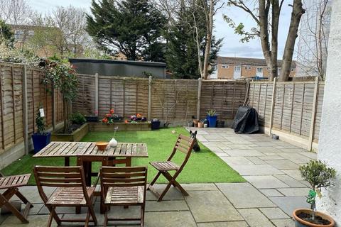 184a Croydon Road, London, SE20 7YU