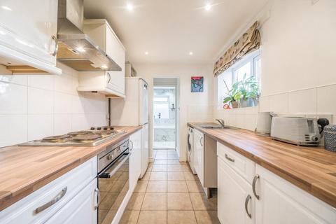 184a Croydon Road, London, SE20 7YU